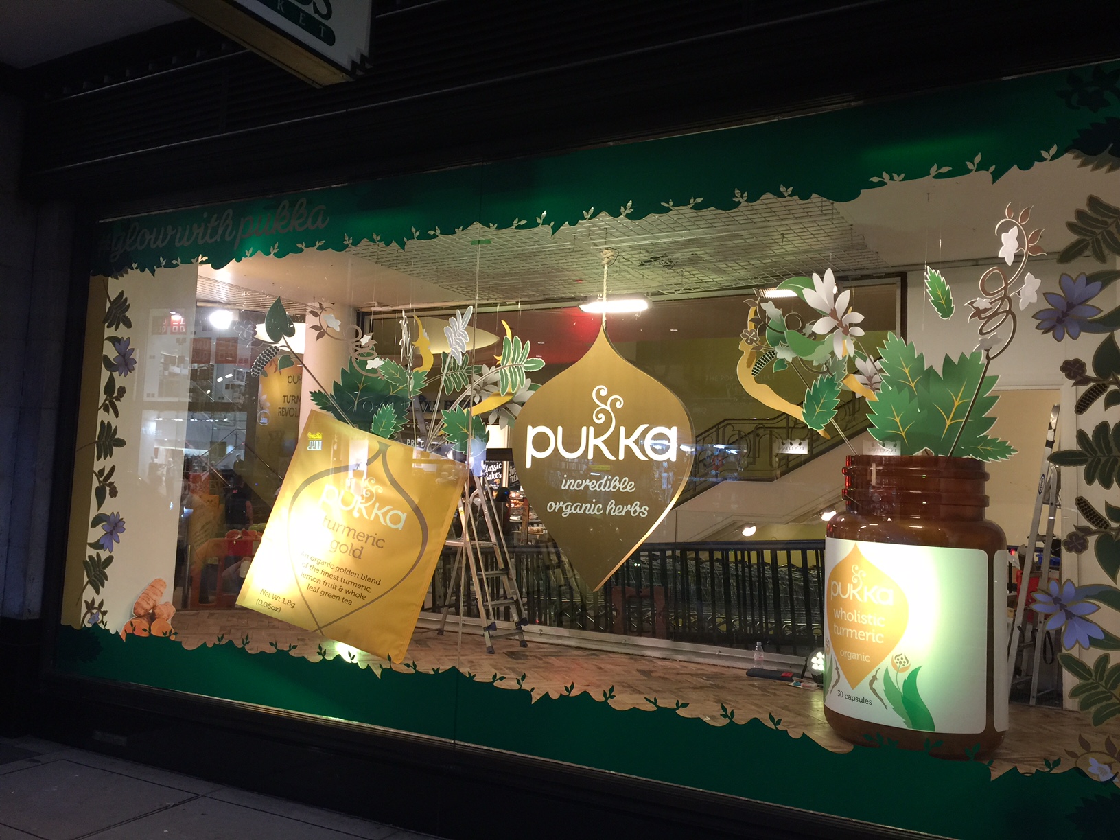 Pukka organic herbs display print